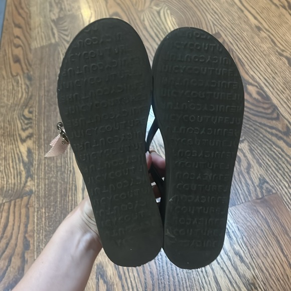 Juicy Couture Brown Flip Flops with Pink Bow Size 7.5 - Picture 4 of 4